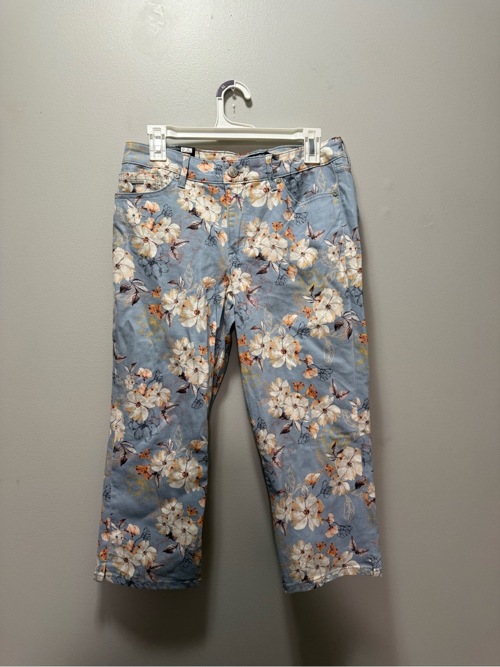 Floral Print Capris NWT